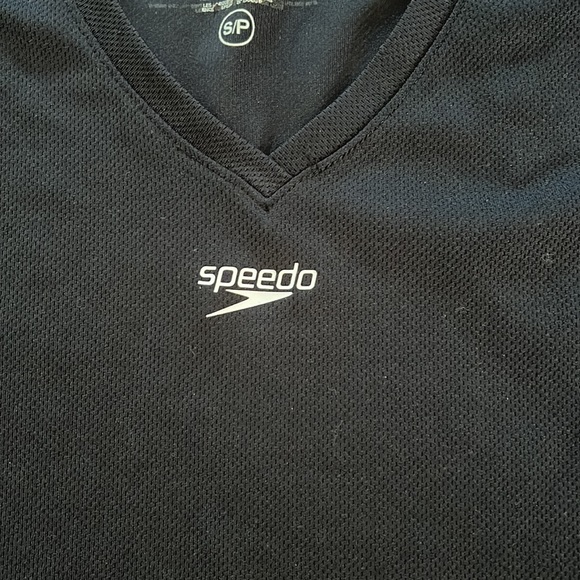 Speedo woman’s black T-shirt, small - Picture 2 of 4